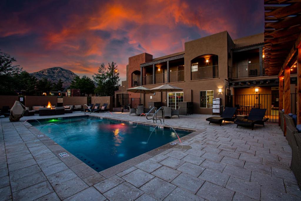 A boutique wellness retreat in West Sedona with restorative amenities and red-rock access.